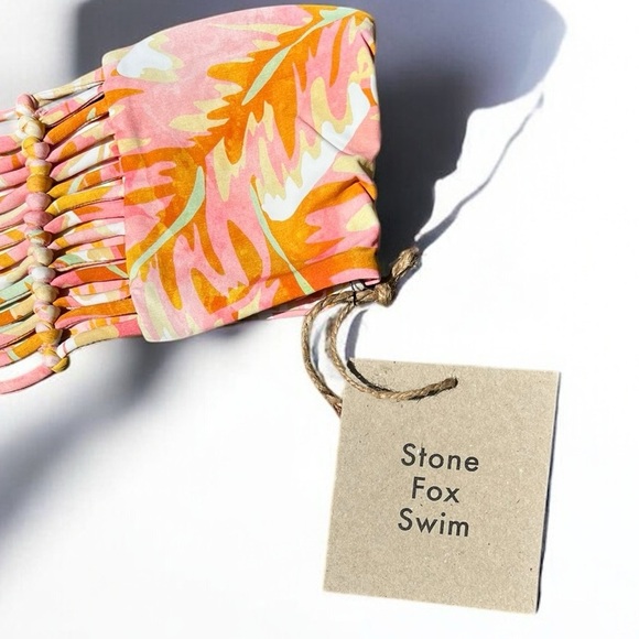 🌻NEW w.tags REVOLVE Stone Fox Swim Inez Hot Tropix Bikini Top Size XS - Picture 4 of 8